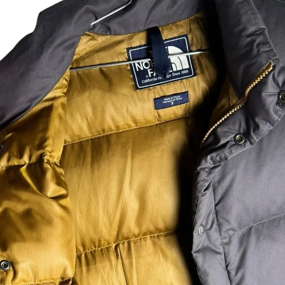 The North Face Lindero Quilted Down Vest in charcoal gray M mens
